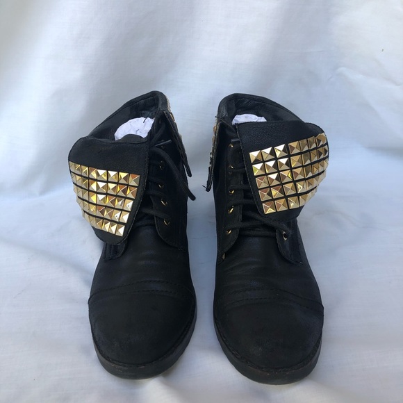 MICHAEL Michael Kors Shoes - Micheal Kors Studded Booties🎖